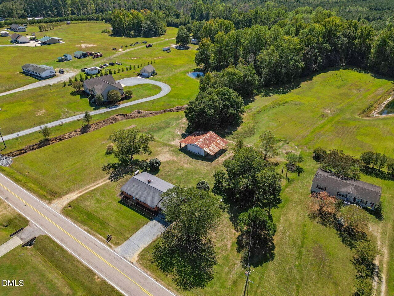 040-1280x960-photo - 246 Railroad Road, Benson, NC 27504, Benson