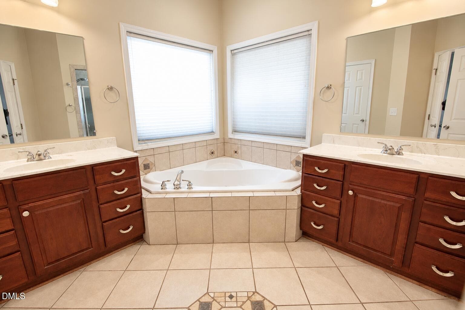 Master bath - 1102 Falling Stream, Sanford, NC 27332