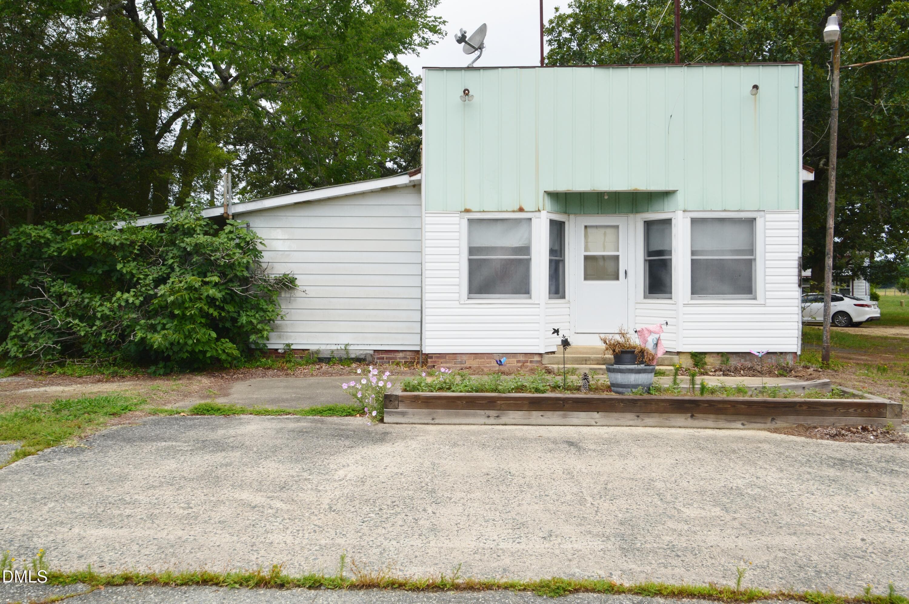 8671 S Nc 49 Highway, Snow Camp, NC 27349