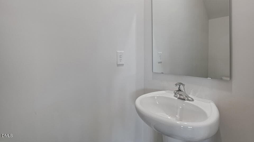 POWDER ROOM - 316 Chapel Street, Fuquay Varina, NC 27526, Fuquay Varina