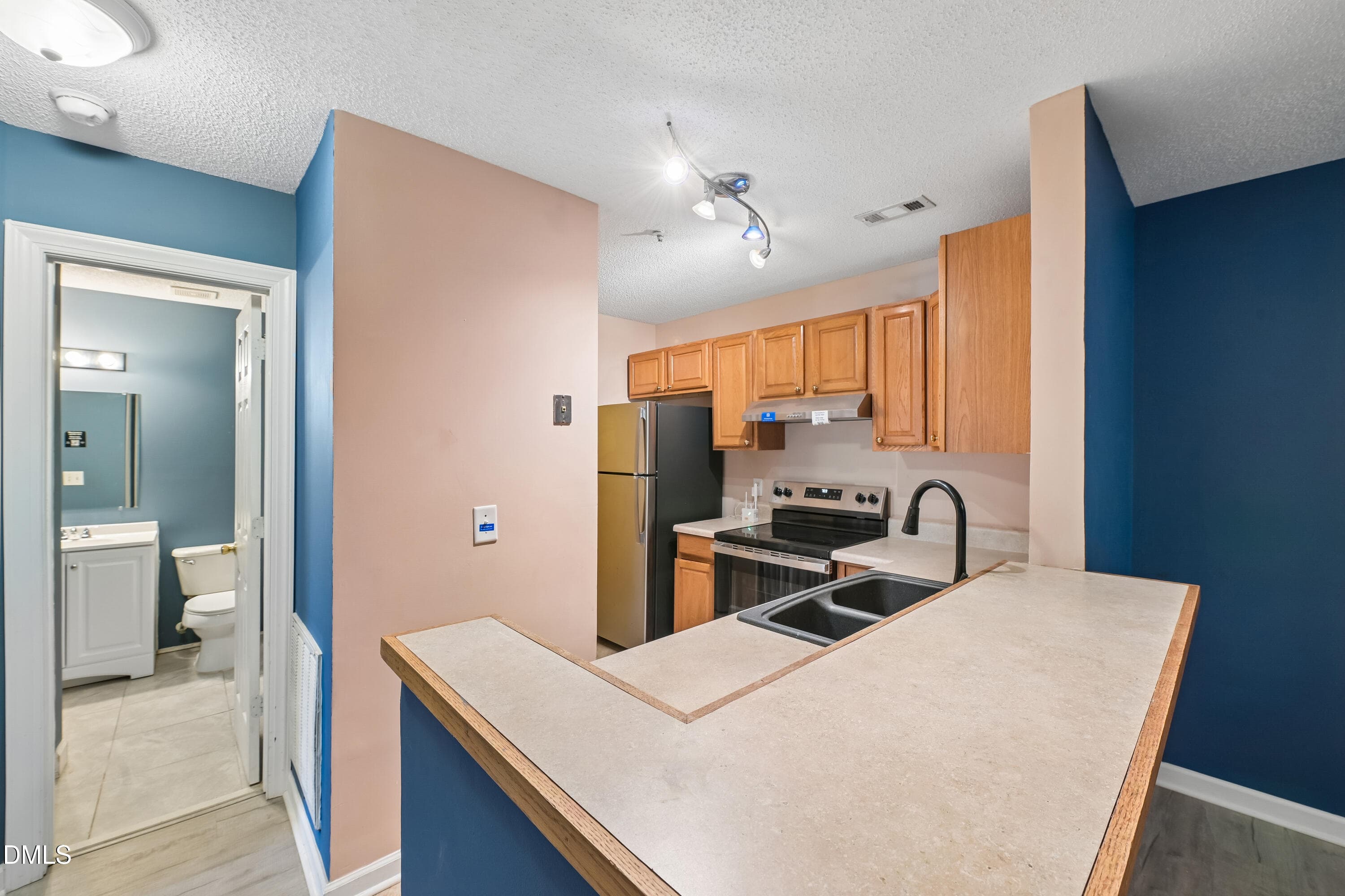 photo_02 - 4900 Avenida Del Sol Drive 102, Raleigh, NC 27616
