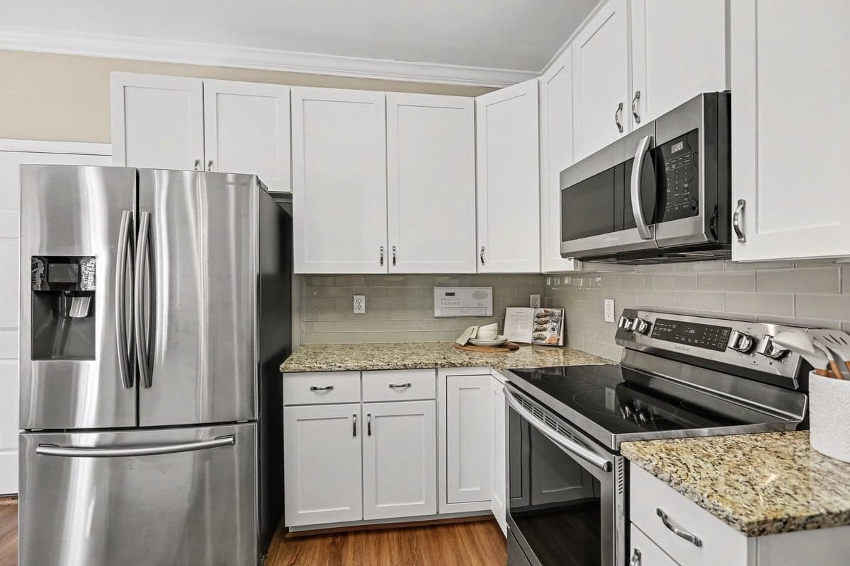 016_file_8265.jpg - 26 Ballard Court, Durham, NC 27712