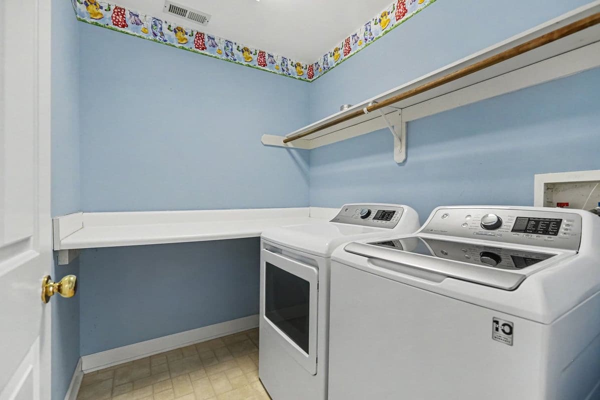 030_file_5145.jpg - 26 Ballard Court, Durham, NC 27712