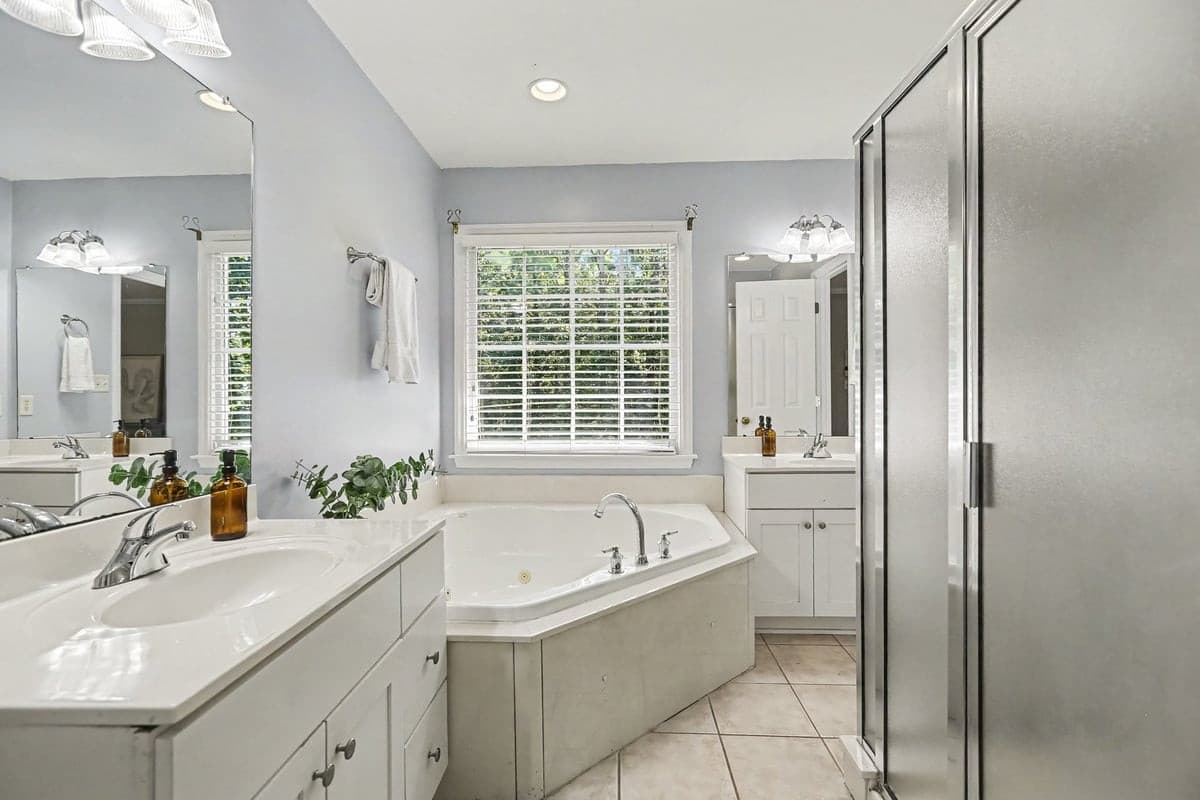 032_file_2527.jpg - 26 Ballard Court, Durham, NC 27712