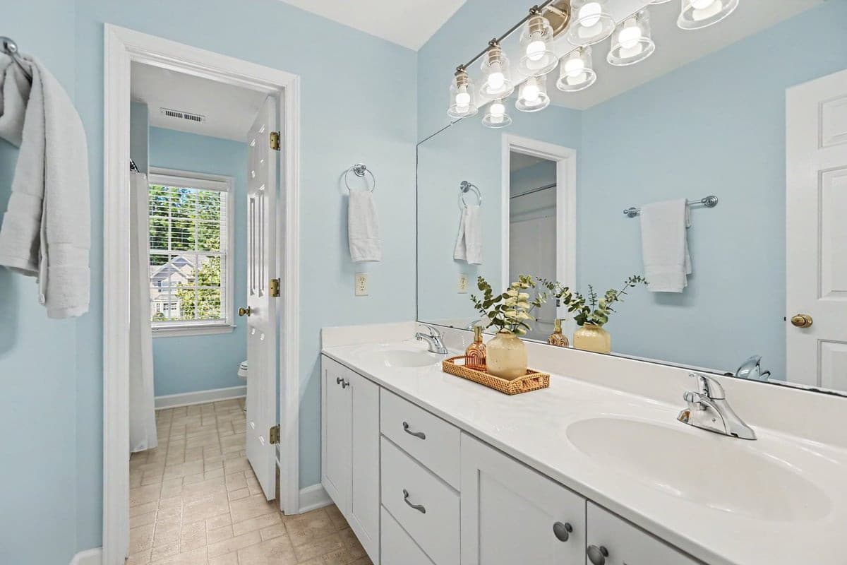 034_file_4386.jpg - 26 Ballard Court, Durham, NC 27712
