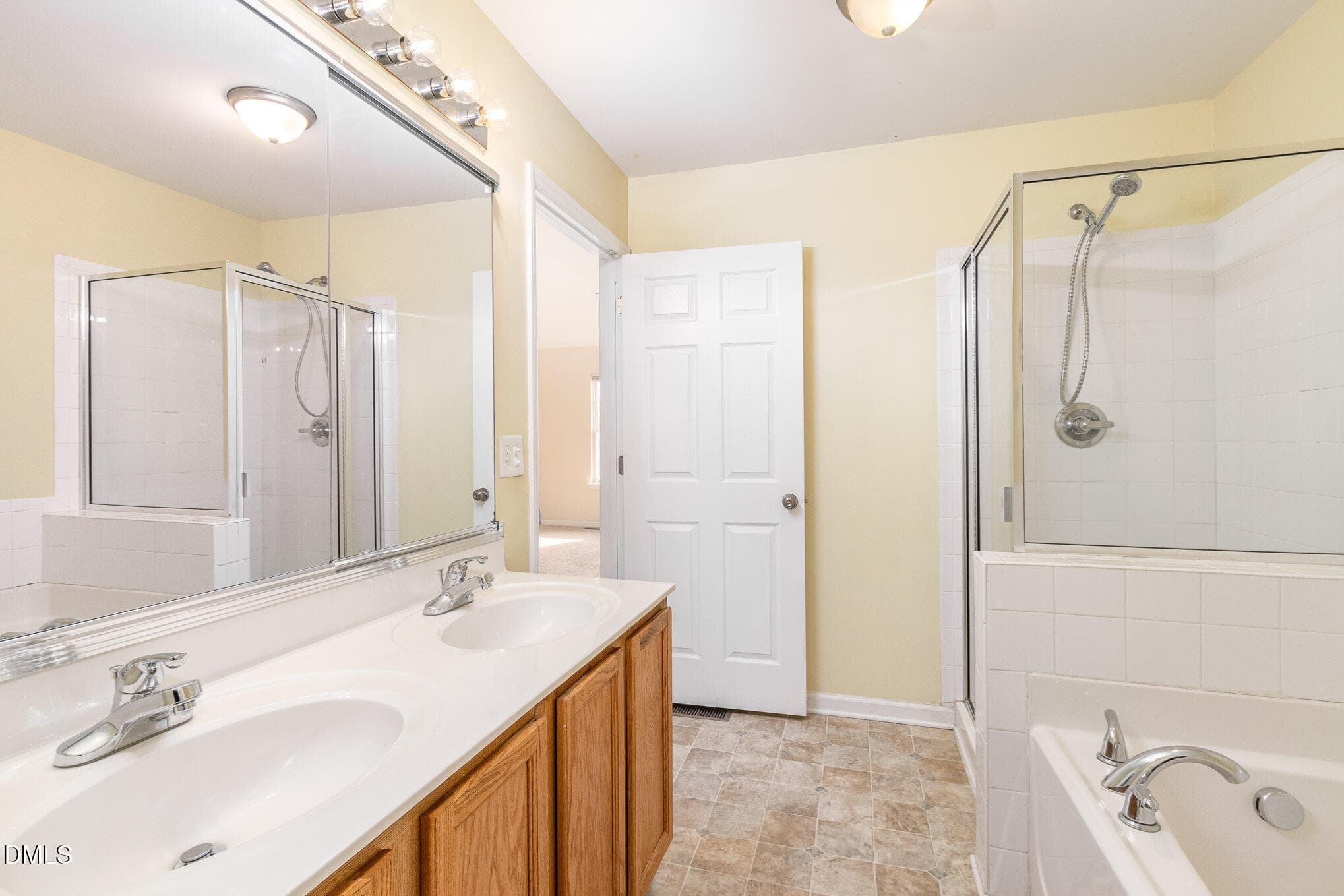 MBth - 1311 Canyon Rock Court 105, Raleigh, NC 27610