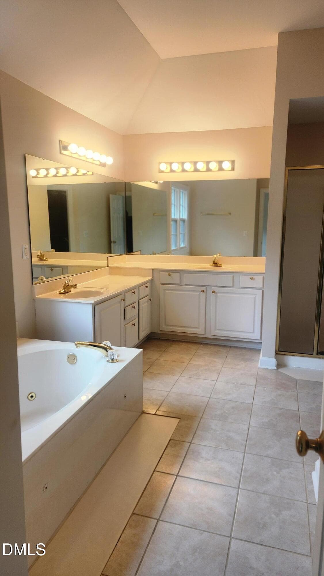 06 Master Bathroom - 1 Haycox Court, Durham, NC 27713