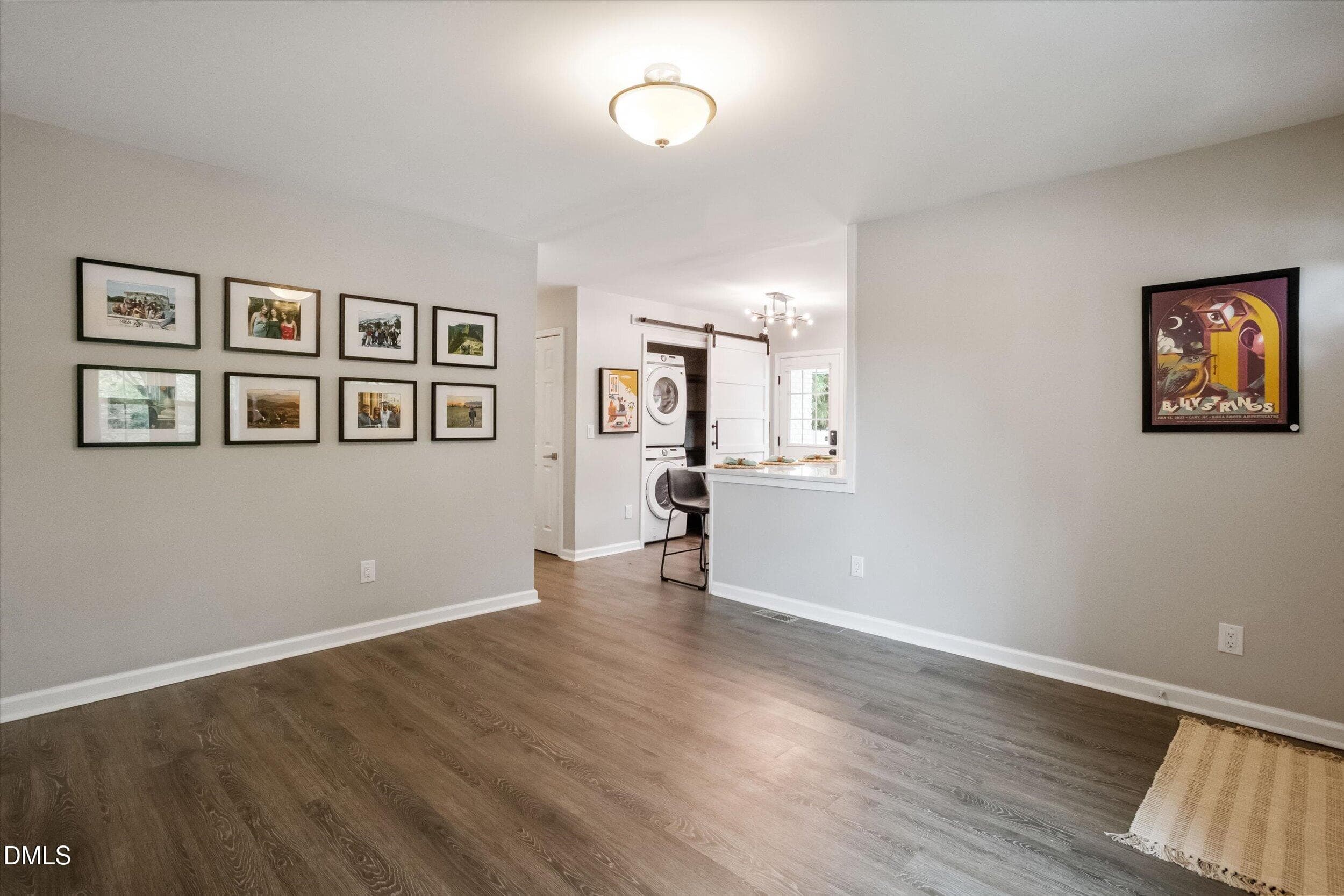 Living Room - 208 N State Street, Raleigh, NC 27601