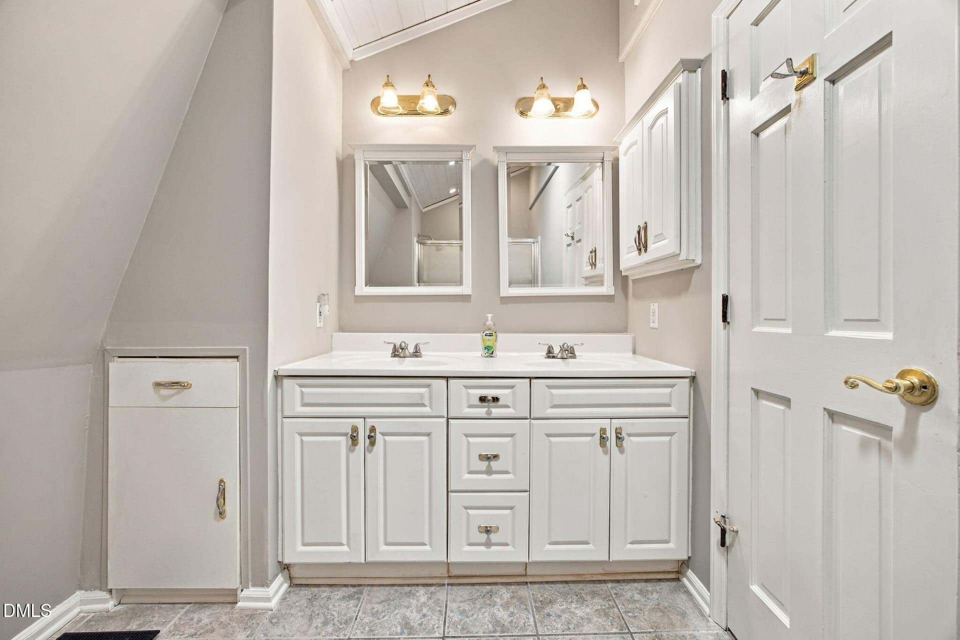 23-web-or-mls-IMG_7607_Edit - 7914 Belgium Drive, Raleigh, NC 27606