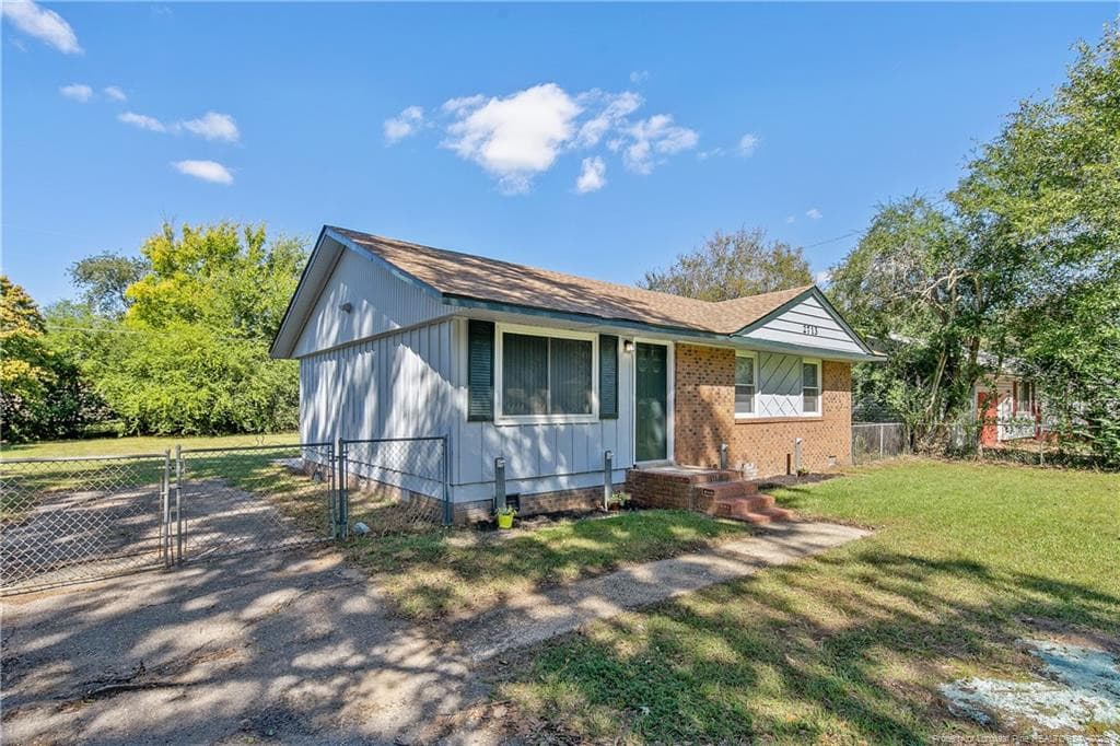 Photo 3 - 2713 Daly Avenue, Spring Lake, NC 28390