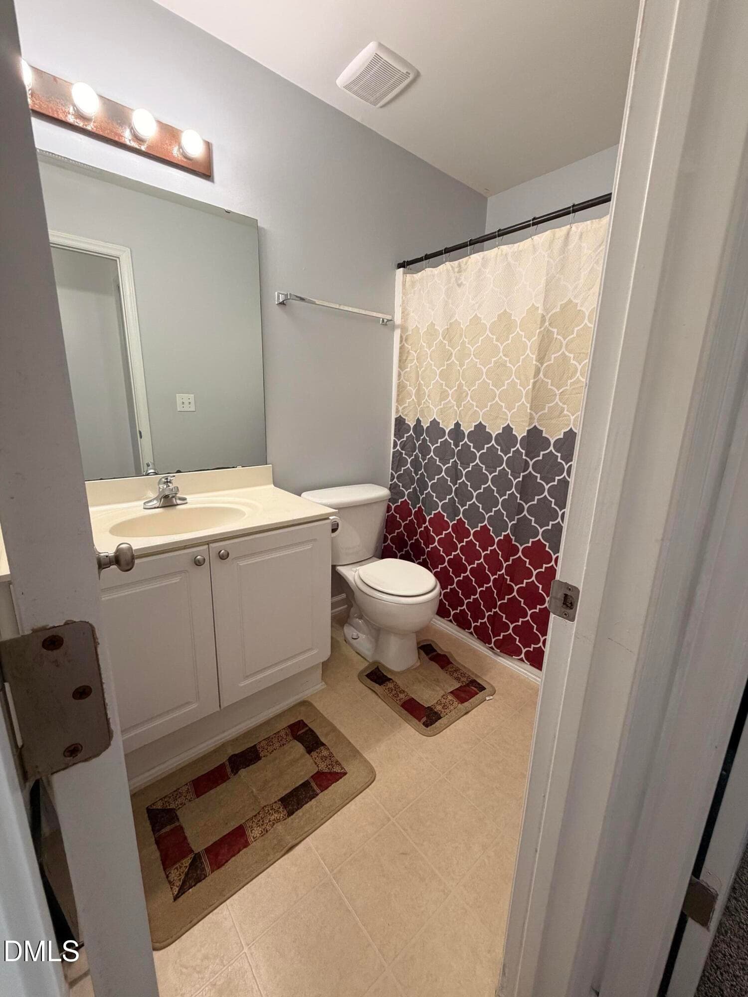 Hallway bath - 4249 Beacon Crest Way, Raleigh, NC 27604