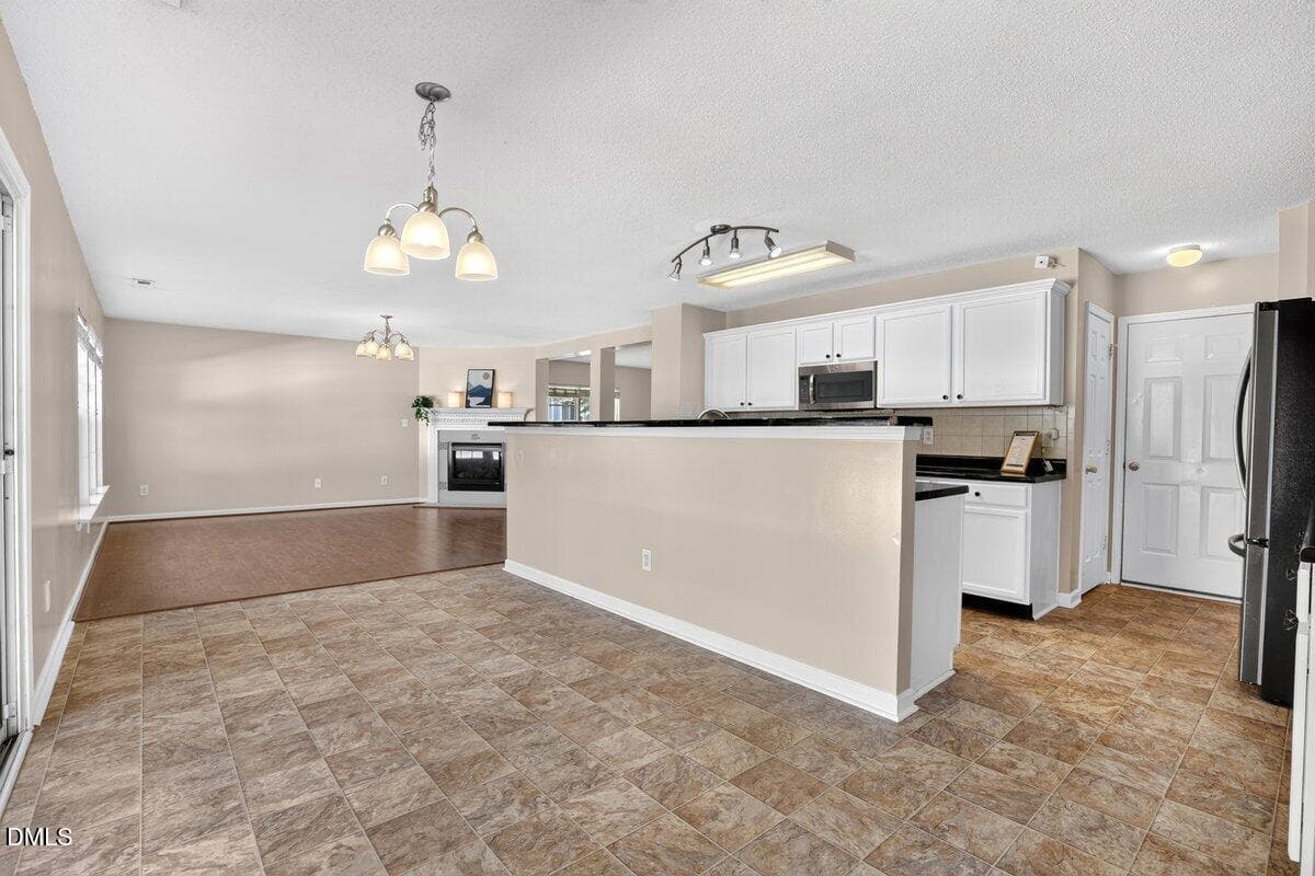 200 Georgetowne Dr-24 - 200 Georgetowne Drive, Clayton, NC 27520