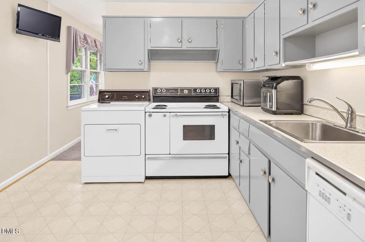 2126 Woodview Dr final-20 - 2126 Woodview Drive, Raleigh, NC 27604