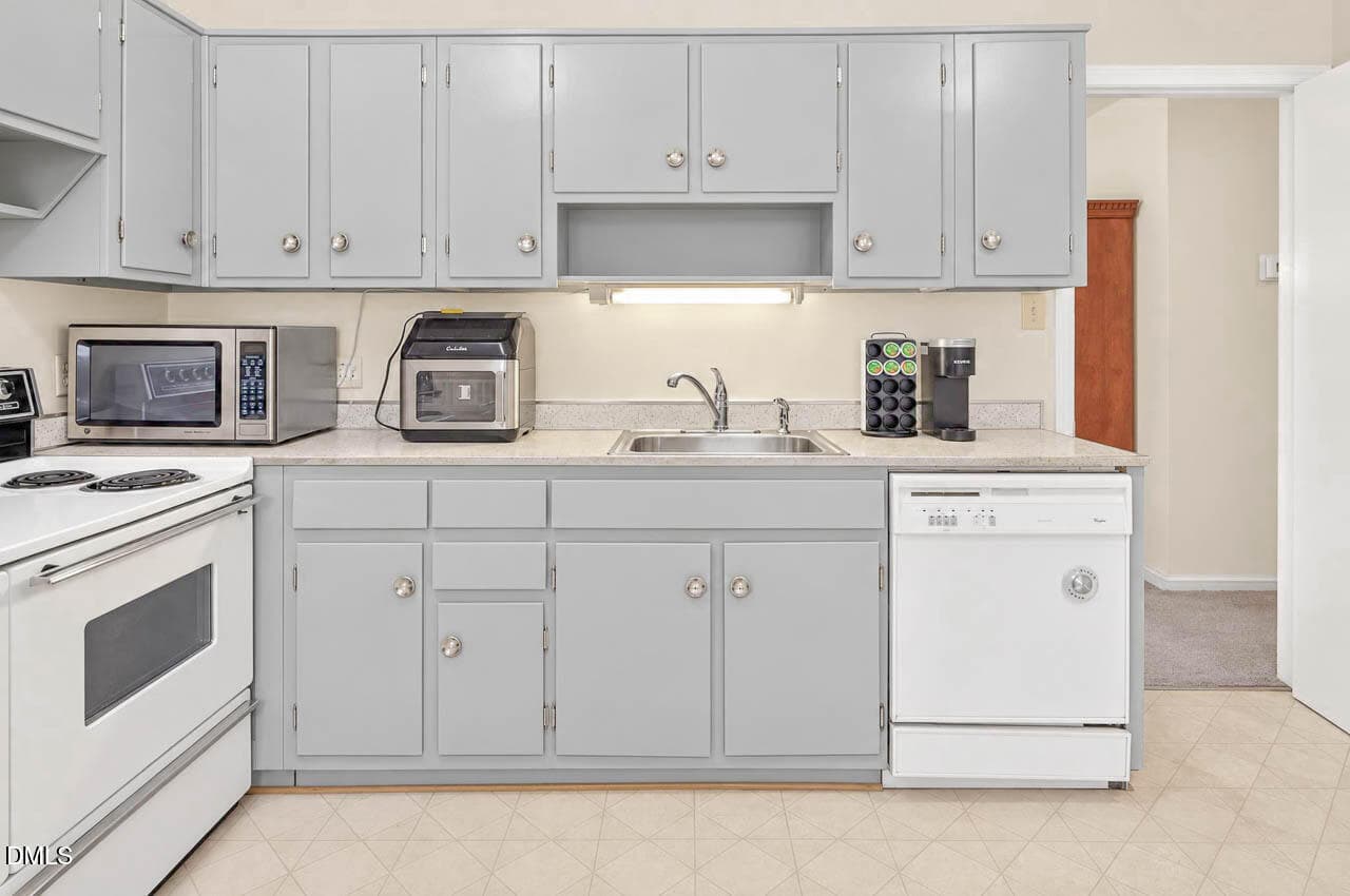 2126 Woodview Dr final-21 - 2126 Woodview Drive, Raleigh, NC 27604