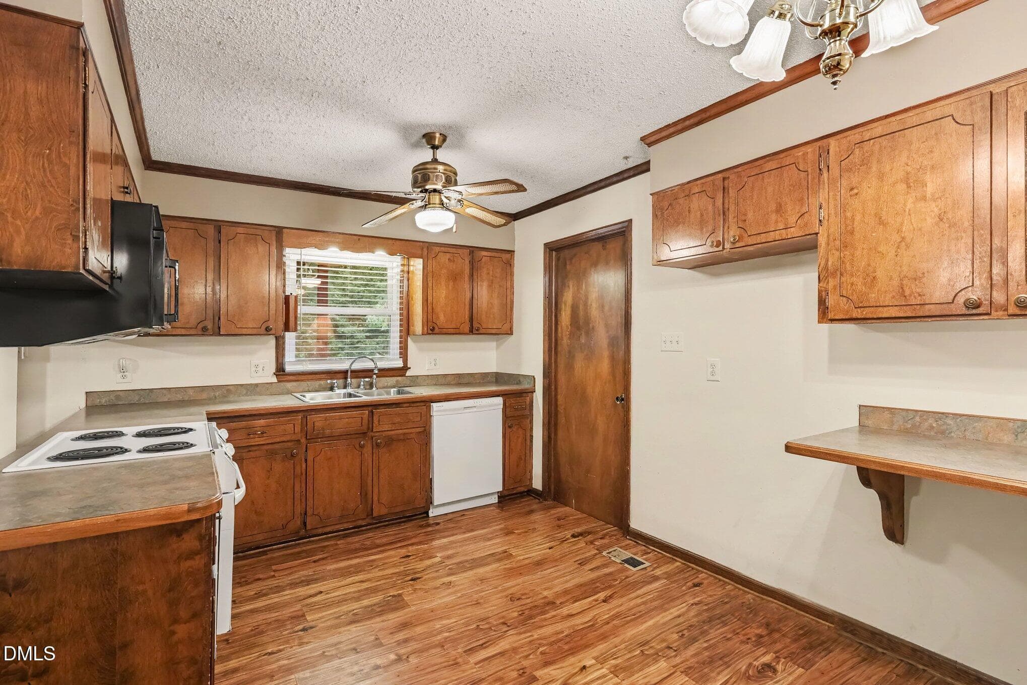012_file_3879 - 1001 Parkwood Drive, Siler City, NC 27344, Siler City