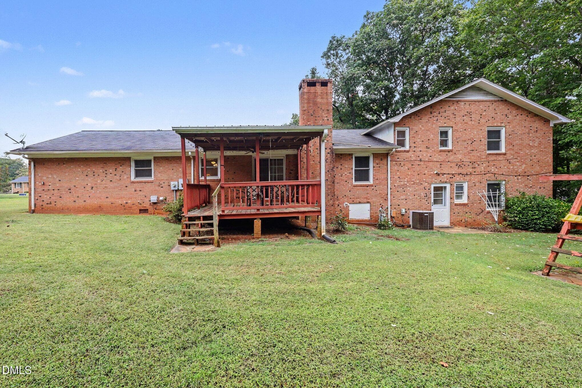028_file_3694 - 1001 Parkwood Drive, Siler City, NC 27344, Siler City