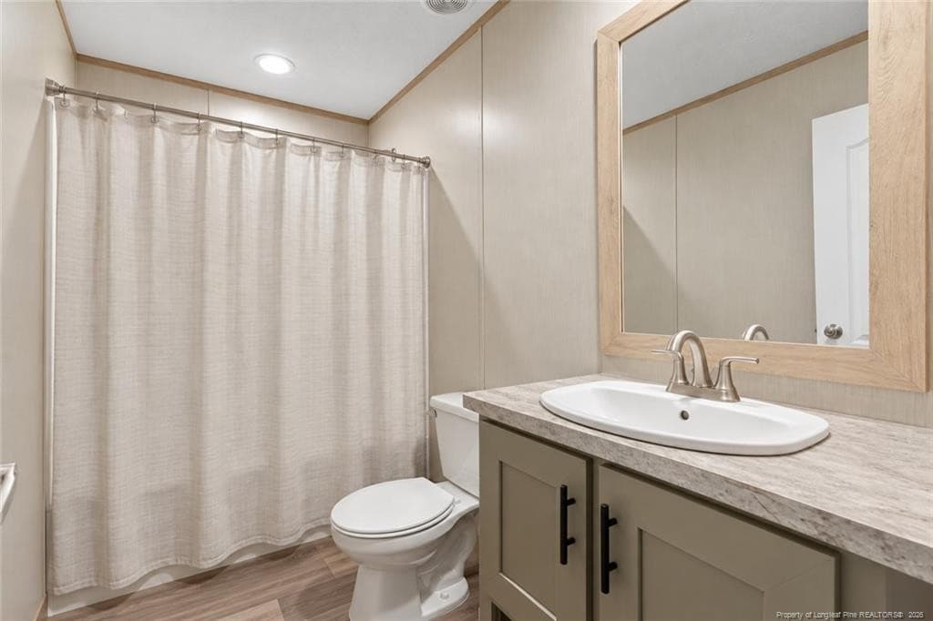 Second bath - 266 Donna Street, St. Pauls, NC 28384