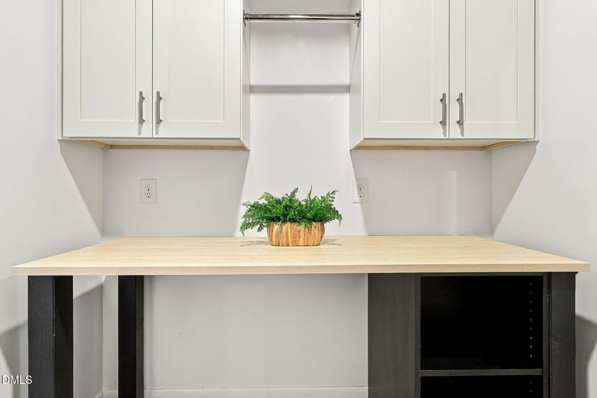Folding Station - 540 Barksdale Drive, Raleigh, NC 27604