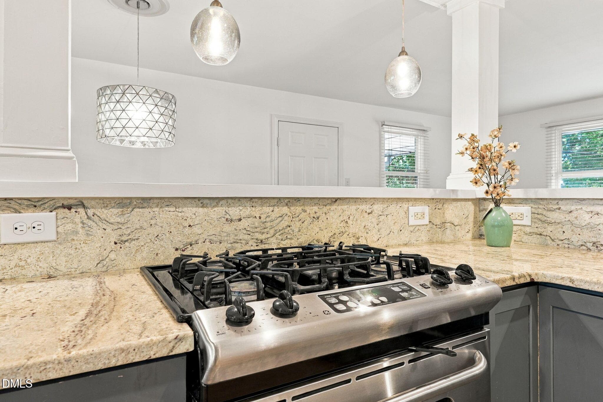 Gas Range - 540 Barksdale Drive, Raleigh, NC 27604