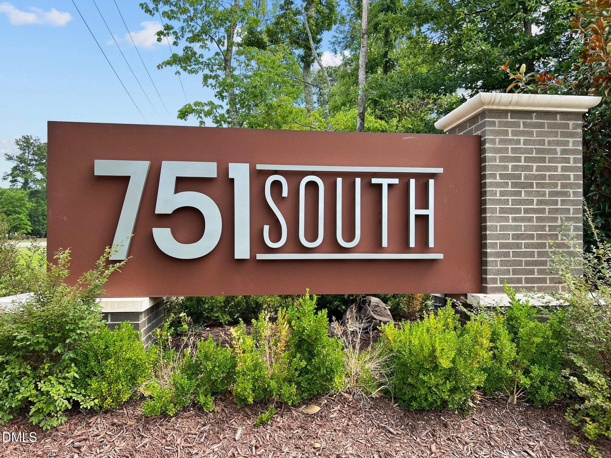 Monument - 516 Whitehall Circle, Durham, NC 27713