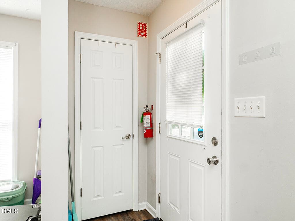 03 622_SWilliamsonAve InsideEntry_MLS - 622-624 S Williamson Avenue, Elon, NC 27244, Elon