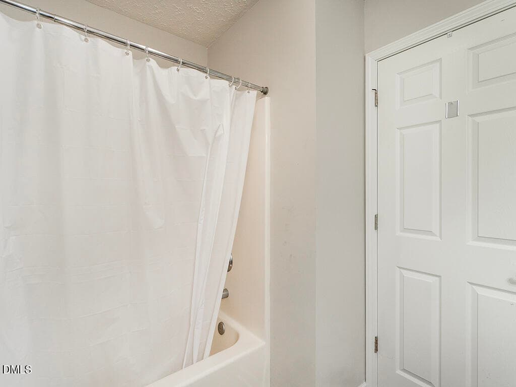 34 624_SWilliamsonAve Hallbath2_MLS - 622-624 S Williamson Avenue, Elon, NC 27244, Elon