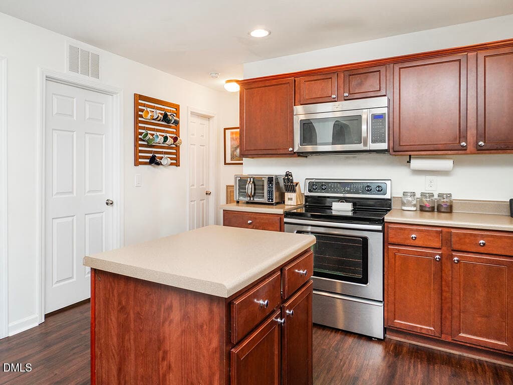 15 203_CollingtonDr Kitchen2_MLS - 203 Collington Drive, Mebane, NC 27302