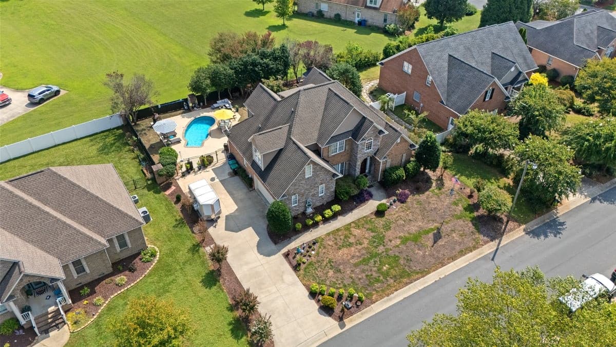 DJI_20260918122834_0078_D.jpg - 3221 Brookstone Drive, Burlington, NC 27215