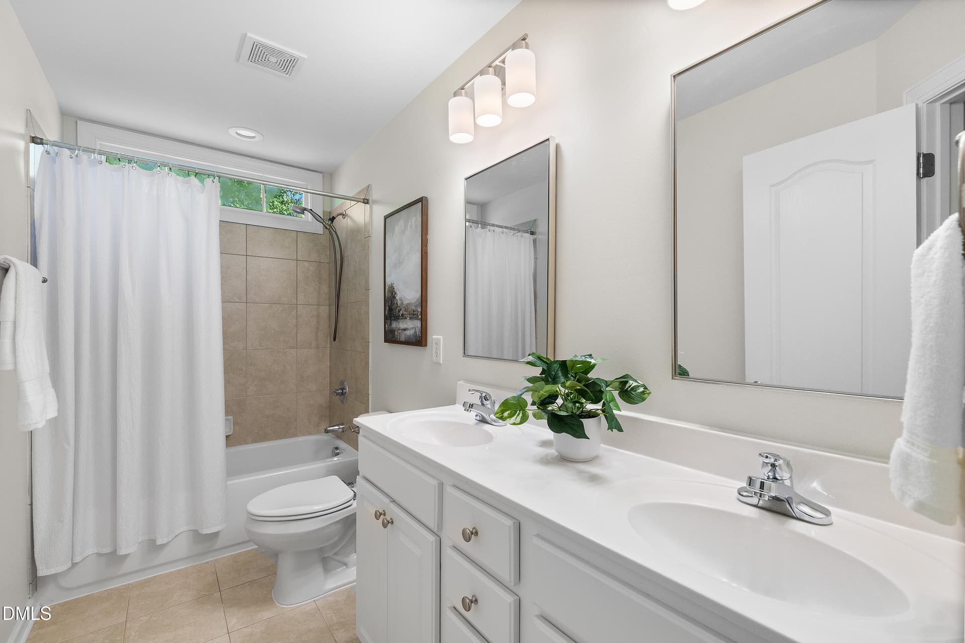 Full bath - 1359 Stone Lion Drive, Fuquay Varina, NC 27526