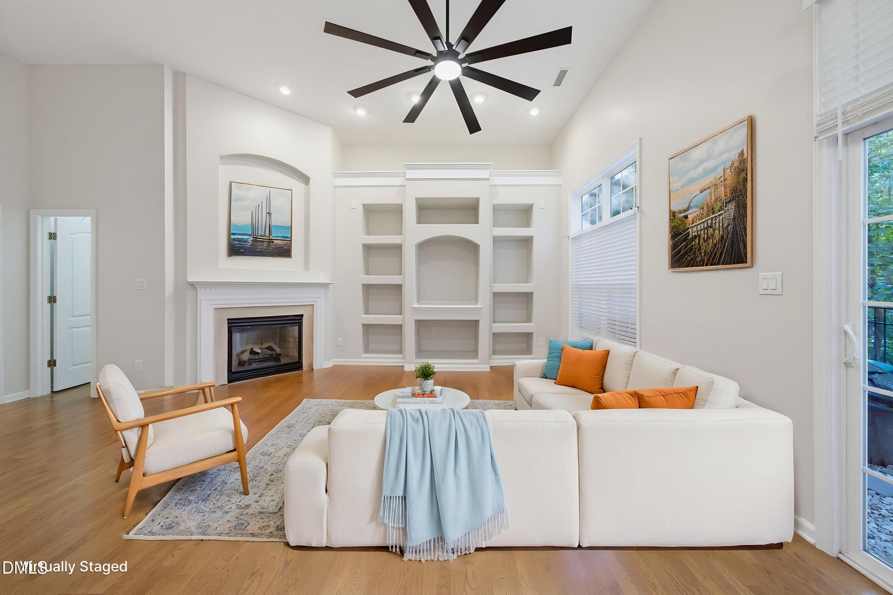 DSC01552 - Living Room - Standard - 4 - 6829 Middleboro Drive, Raleigh, NC 27612