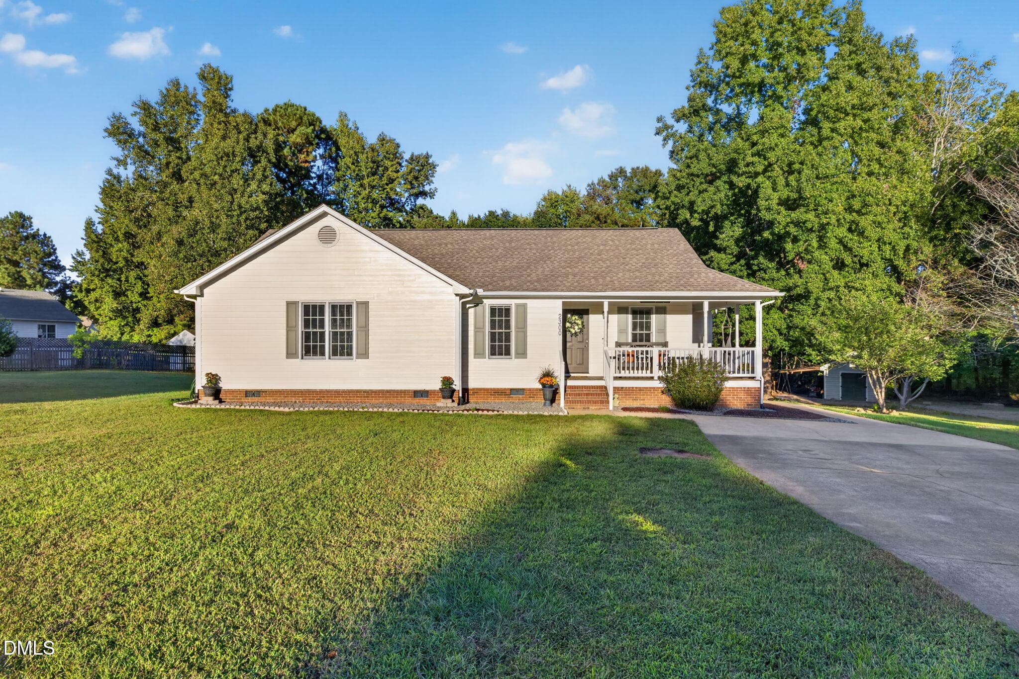2-web-or-mls-IMG_0563 - 2300 Stoneborough Court, Fuquay Varina, NC 27526, Fuquay Varina