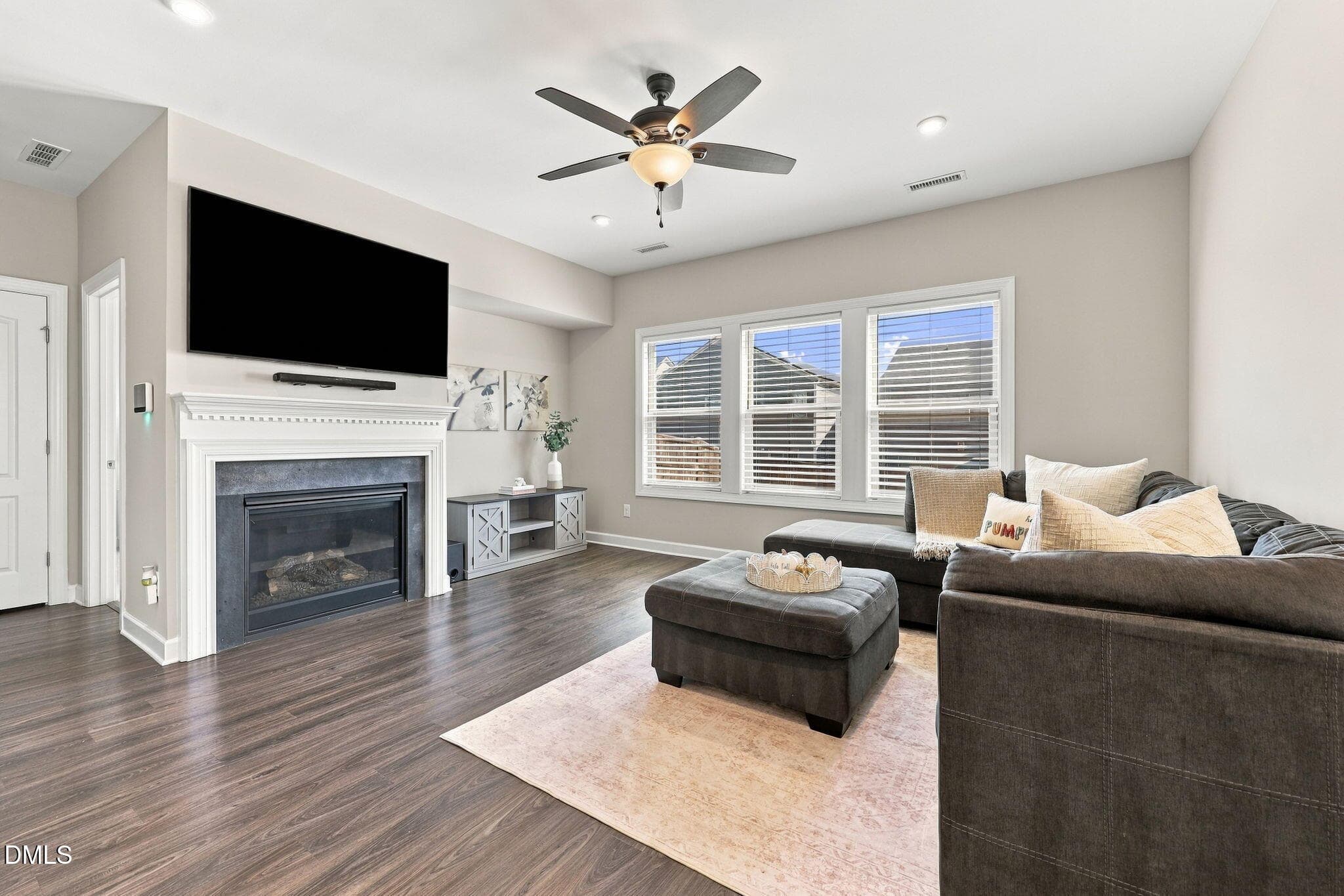 Living Room - 919 Lippincott Road, Durham, NC 27703