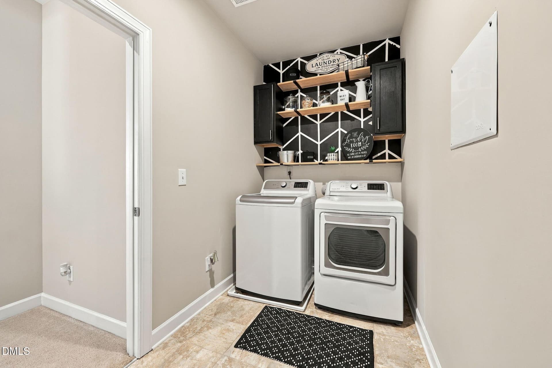 Laundry - 919 Lippincott Road, Durham, NC 27703