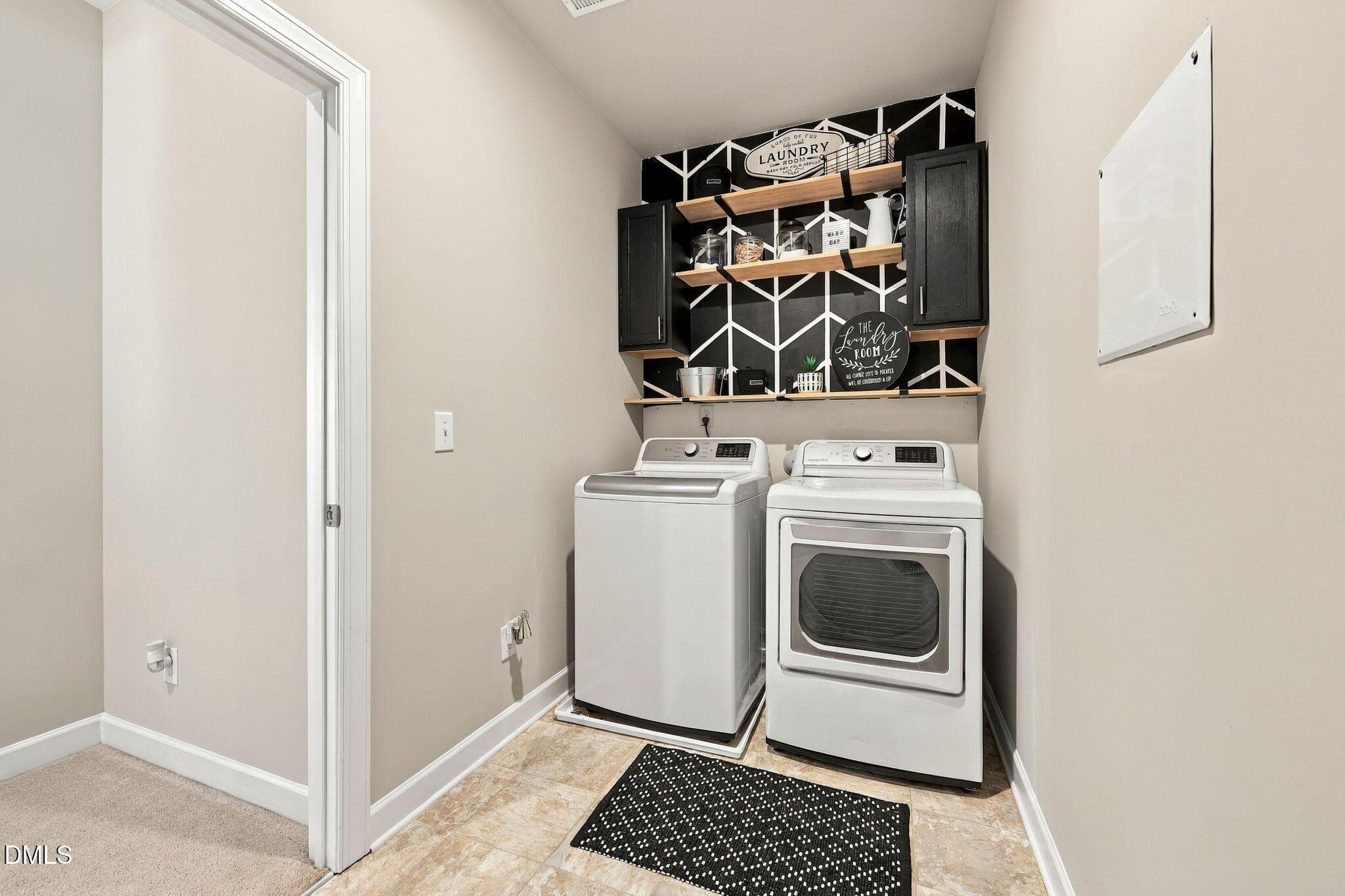 Laundry - 919 Lippincott Road, Durham, NC 27703