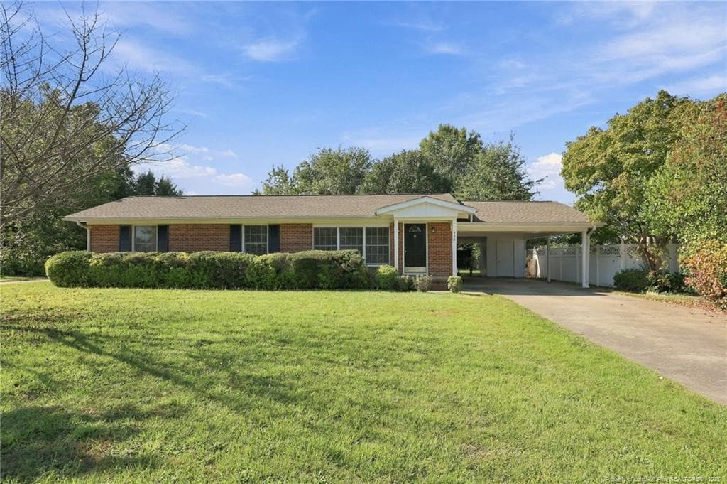420 Jamestown Avenue, Fayetteville, NC 28303