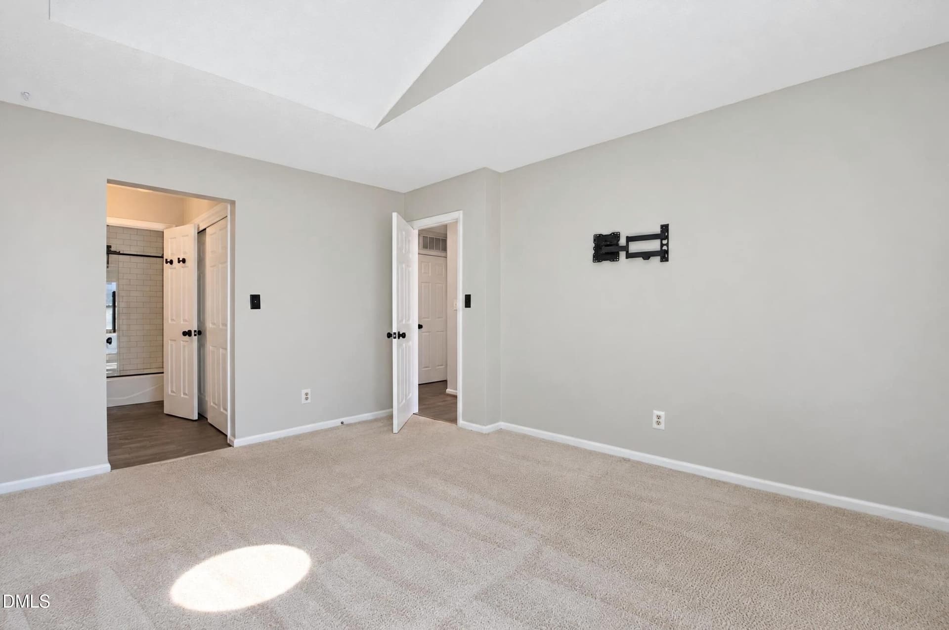 23_dsc_1548__c10_c_high2048 - 1021 Brighthurst Drive 306, Raleigh, NC 27605