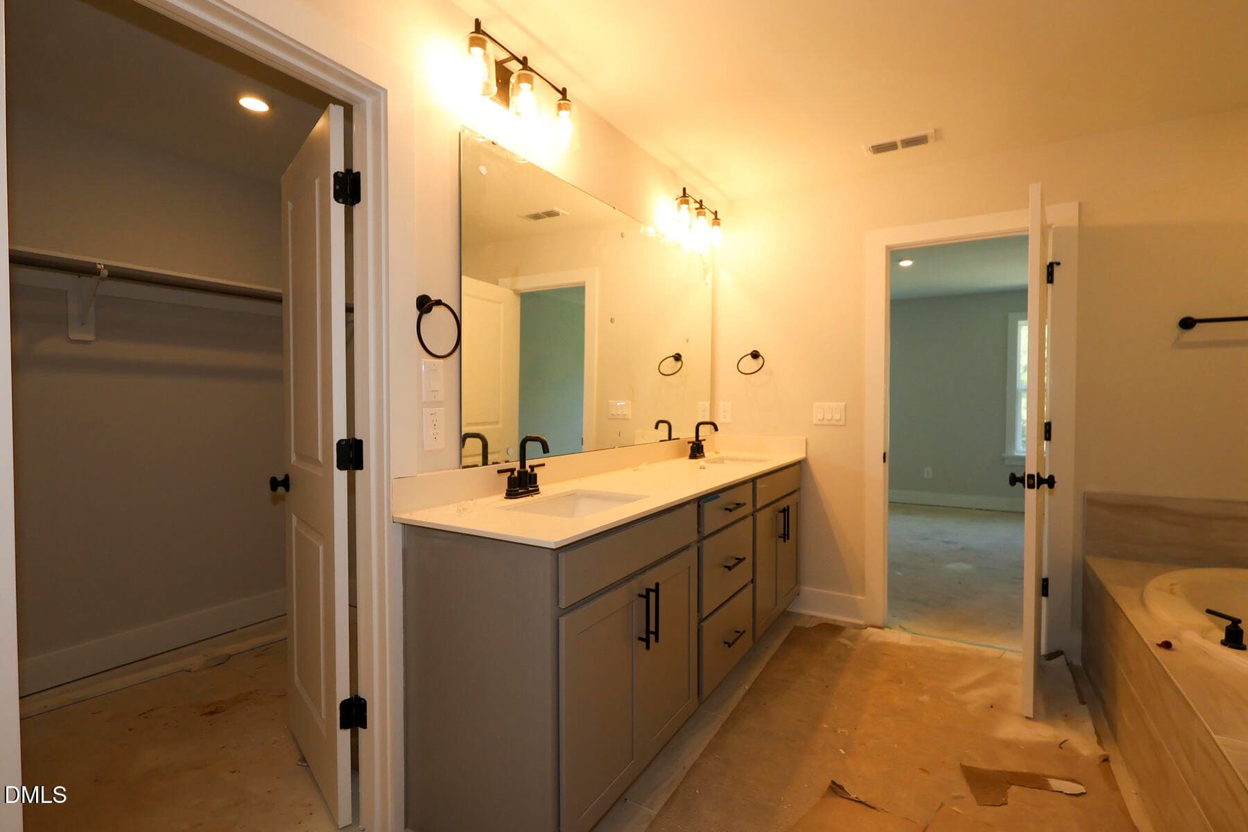 [L64_z016]none16 - 2914 Walden Road, Apex, NC 27502