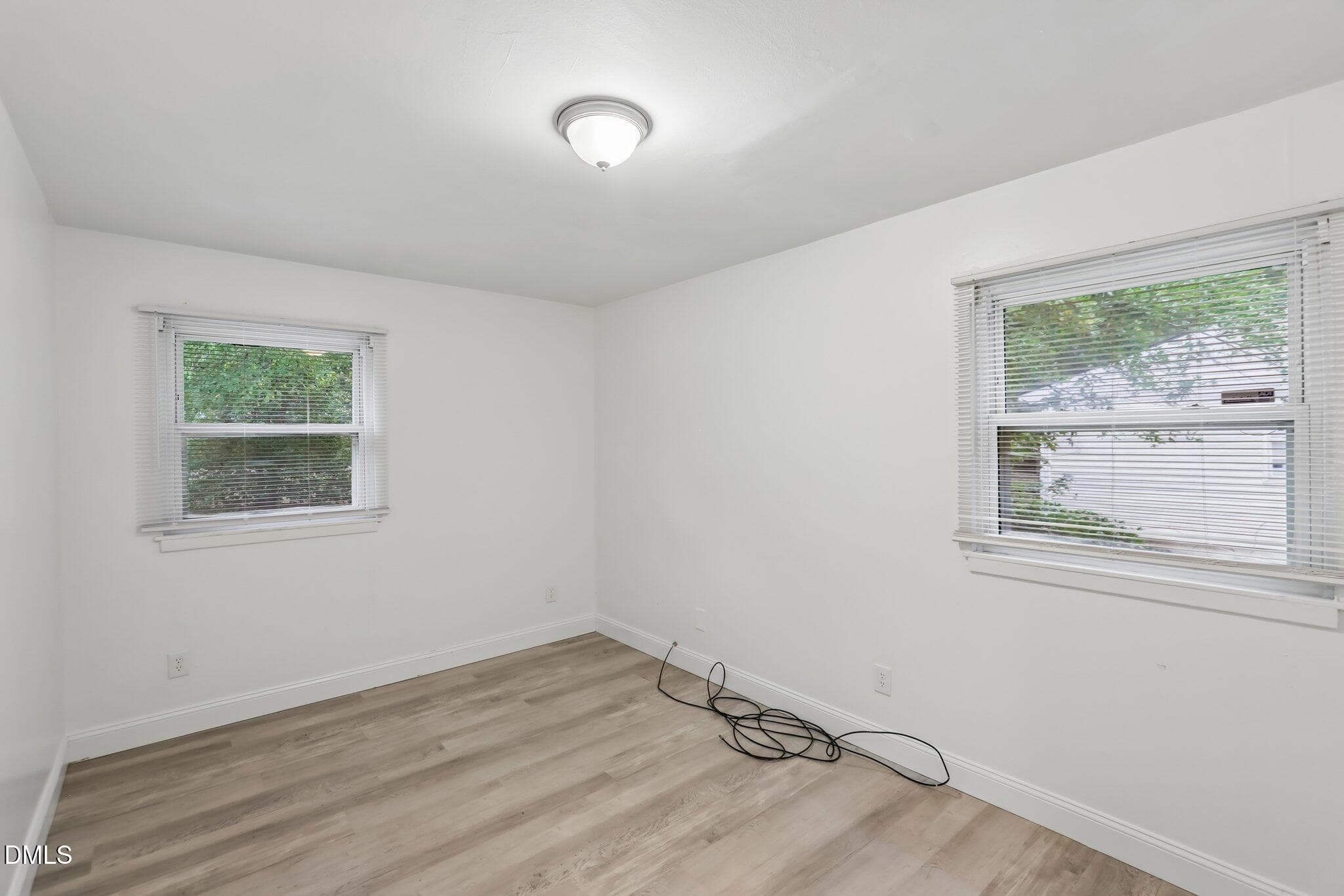 18-web-or-mls-Lynn Rd-S0410-018 - 404 Lynn Road, Durham, NC 27703