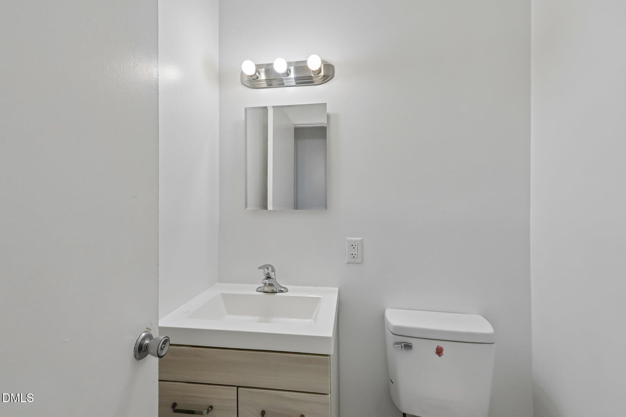 12-web-or-mls-Lynn Rd-S0410-012 - 404 Lynn Road, Durham, NC 27703