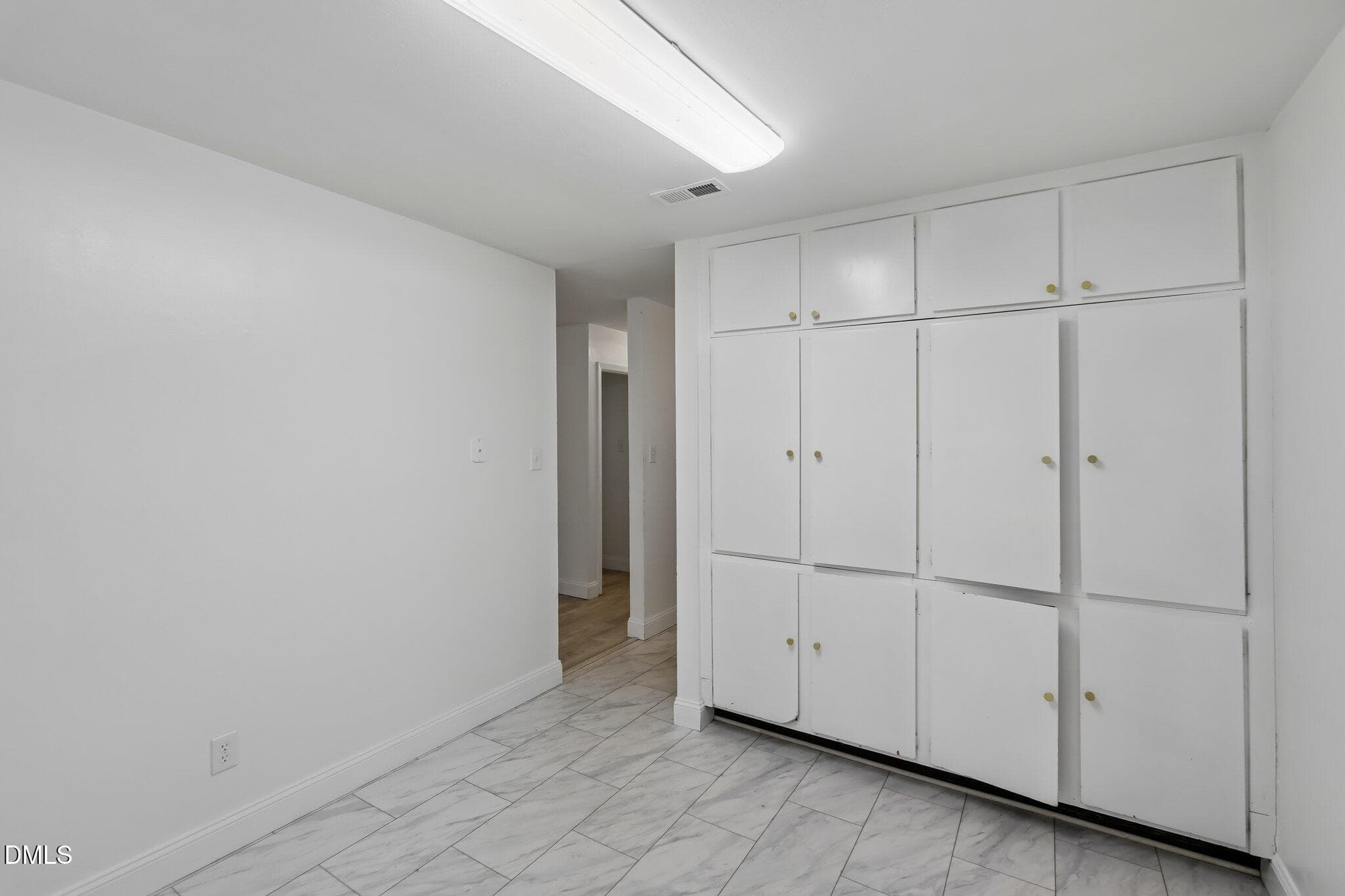 9-web-or-mls-Lynn Rd-S0410-009 - 404 Lynn Road, Durham, NC 27703