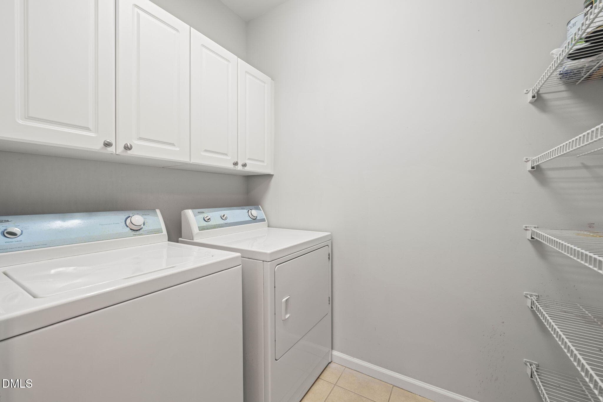 Laundry - 8221 Allyns Landing Way, Raleigh, NC 27615, Raleigh
