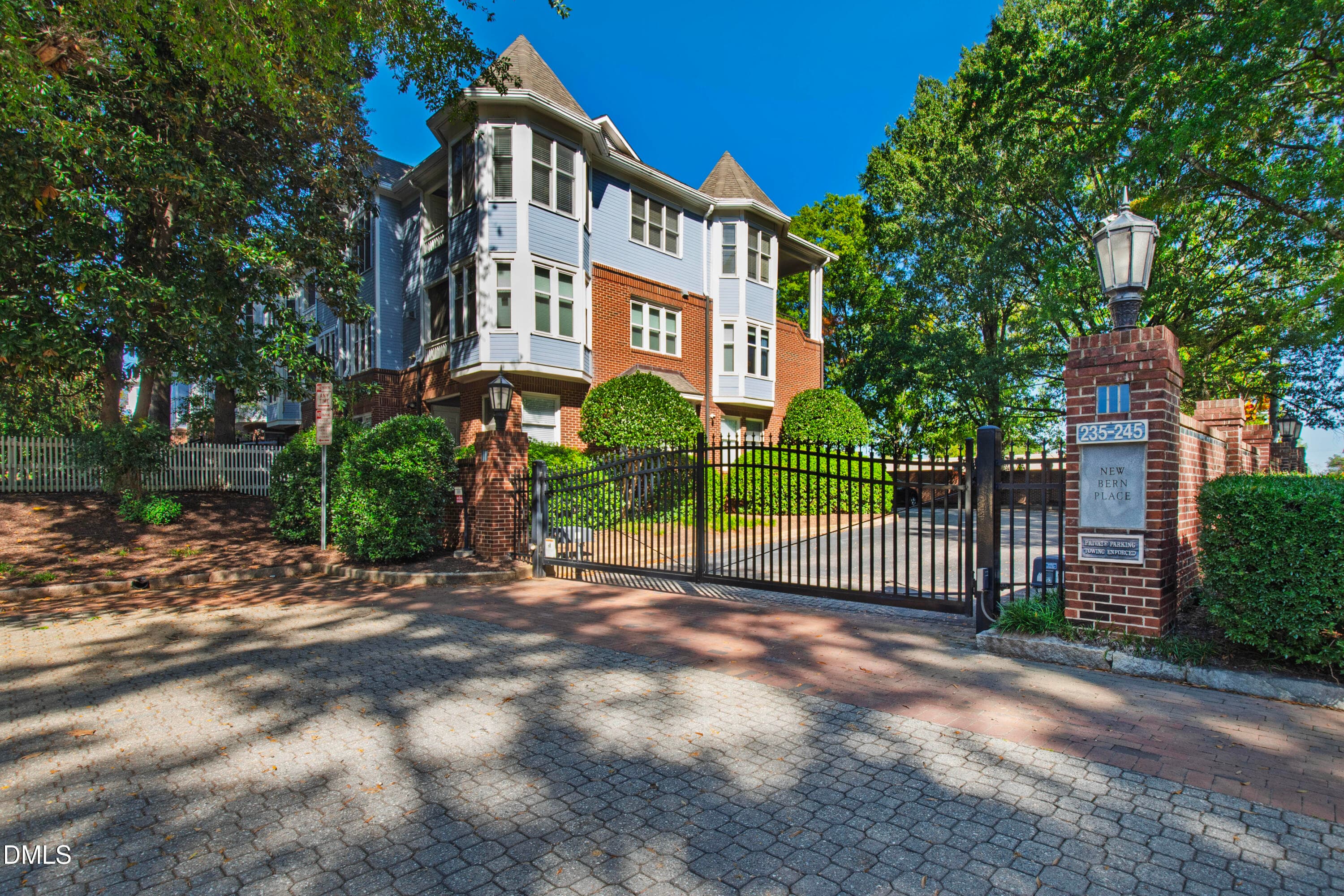243 New Bern Place 301, Raleigh, NC 27601