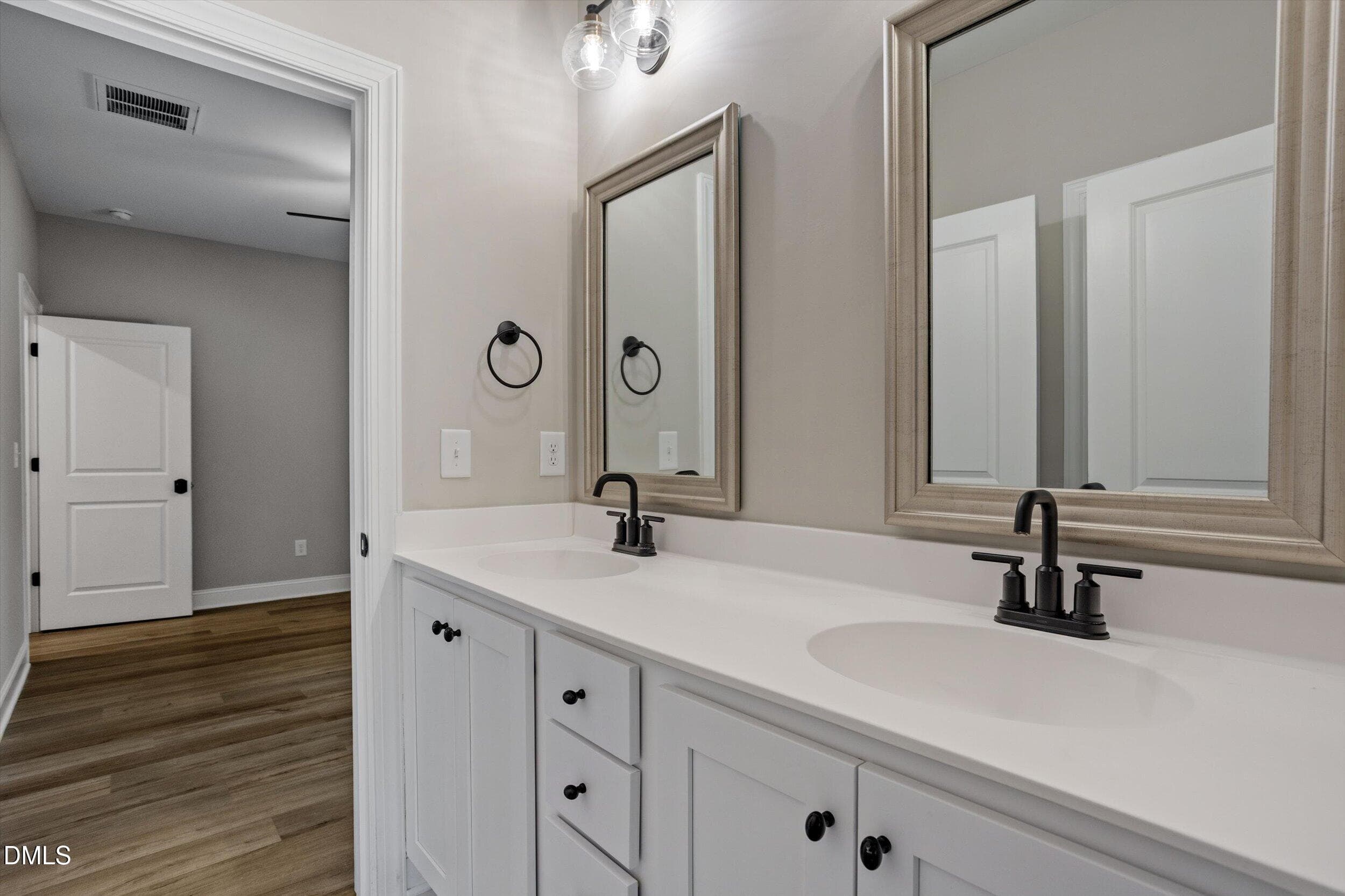 Full Bathroom - 724 Simon Road, Middlesex, NC 27557