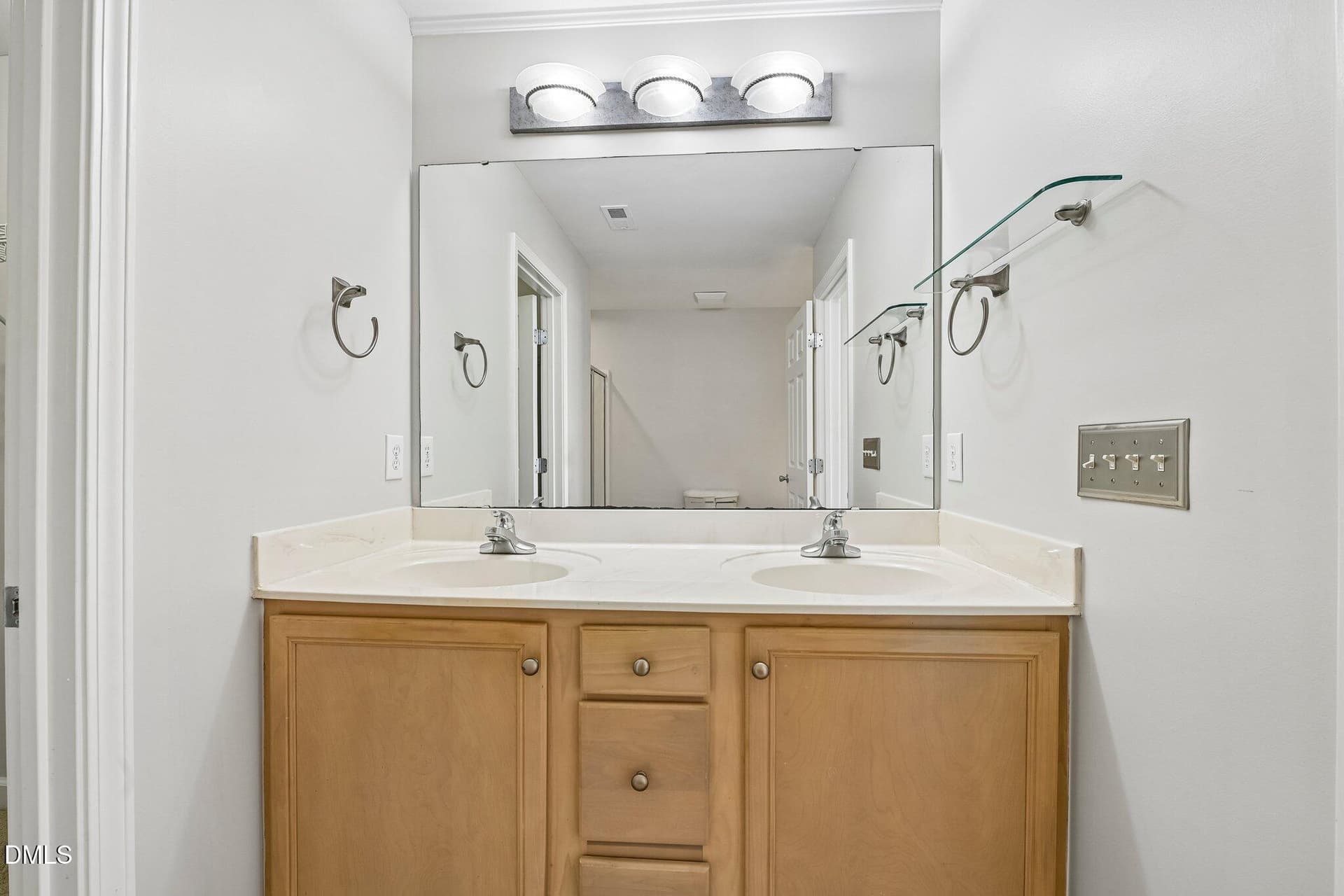20-web-or-mls-Saratoga Dr-S0910-020 - 858 Saratoga Drive, Durham, NC 27704