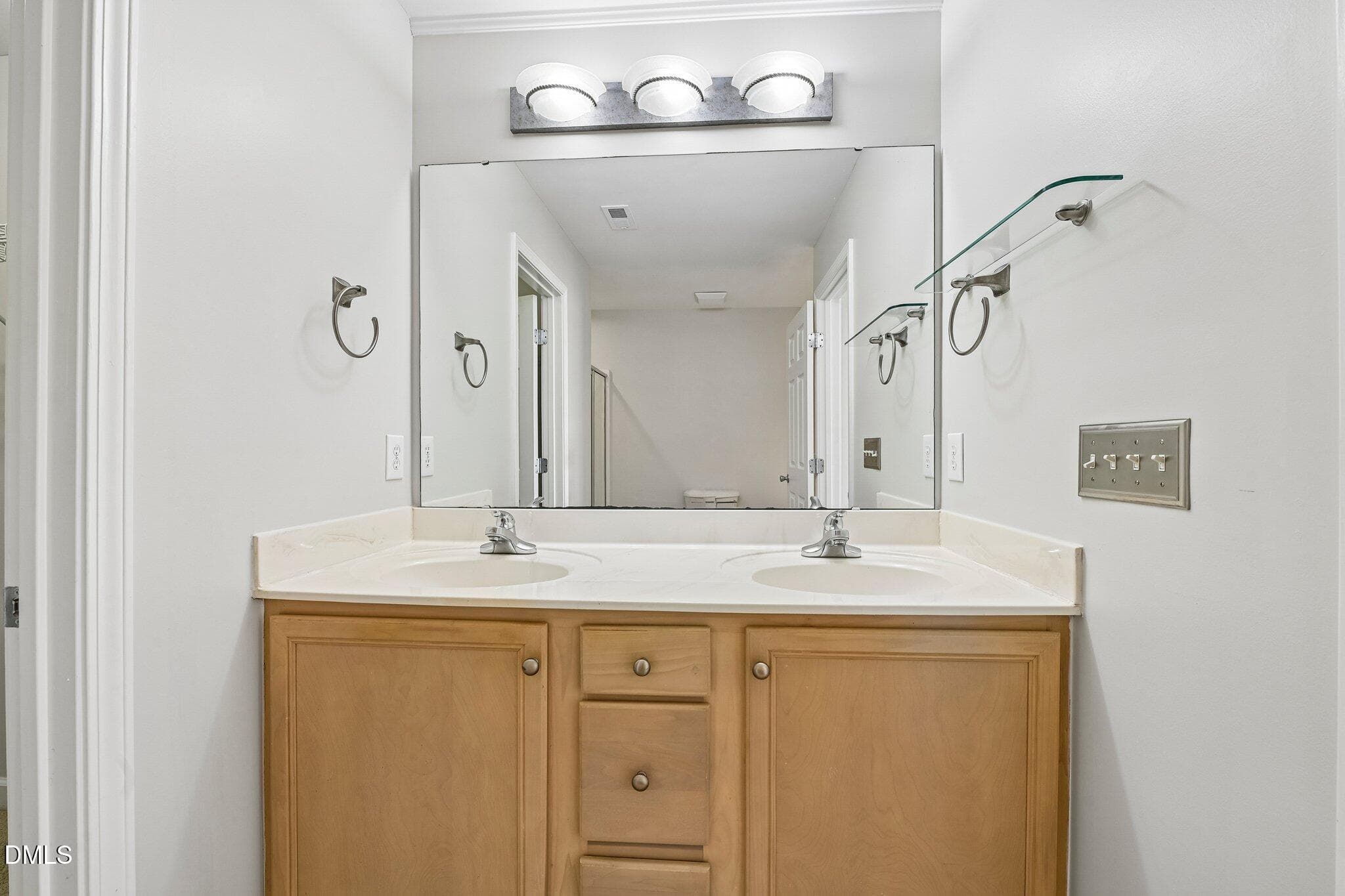 20-web-or-mls-Saratoga Dr-S0910-020 - 858 Saratoga Drive, Durham, NC 27704, Durham