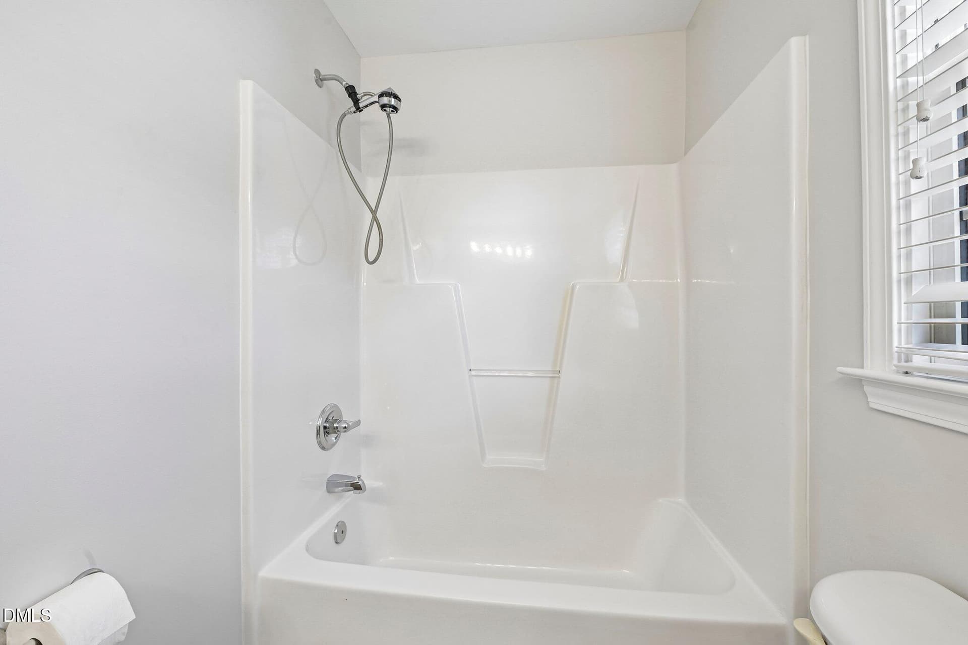 28-web-or-mls-Saratoga Dr-S0910-028 - 858 Saratoga Drive, Durham, NC 27704