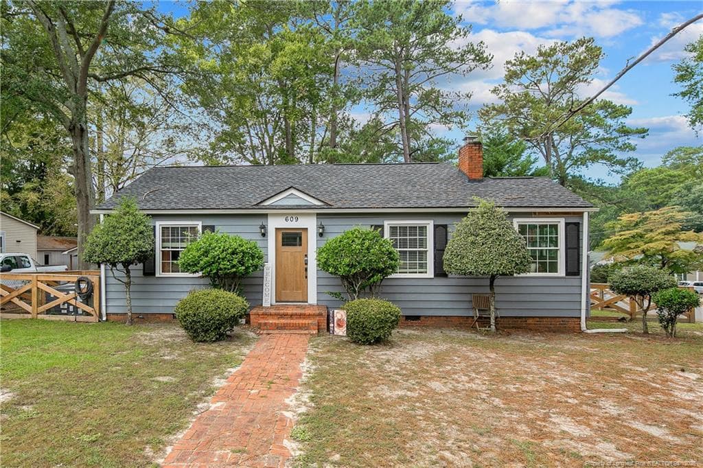 609 Pearl Street, Fayetteville, NC 28303