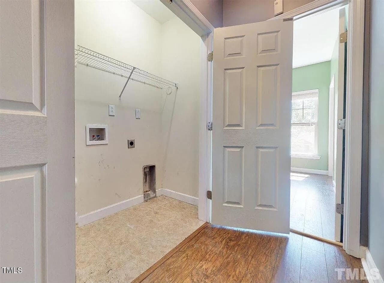 jlaundry01 - 100 Thornton Court H, Greensboro, NC 27407