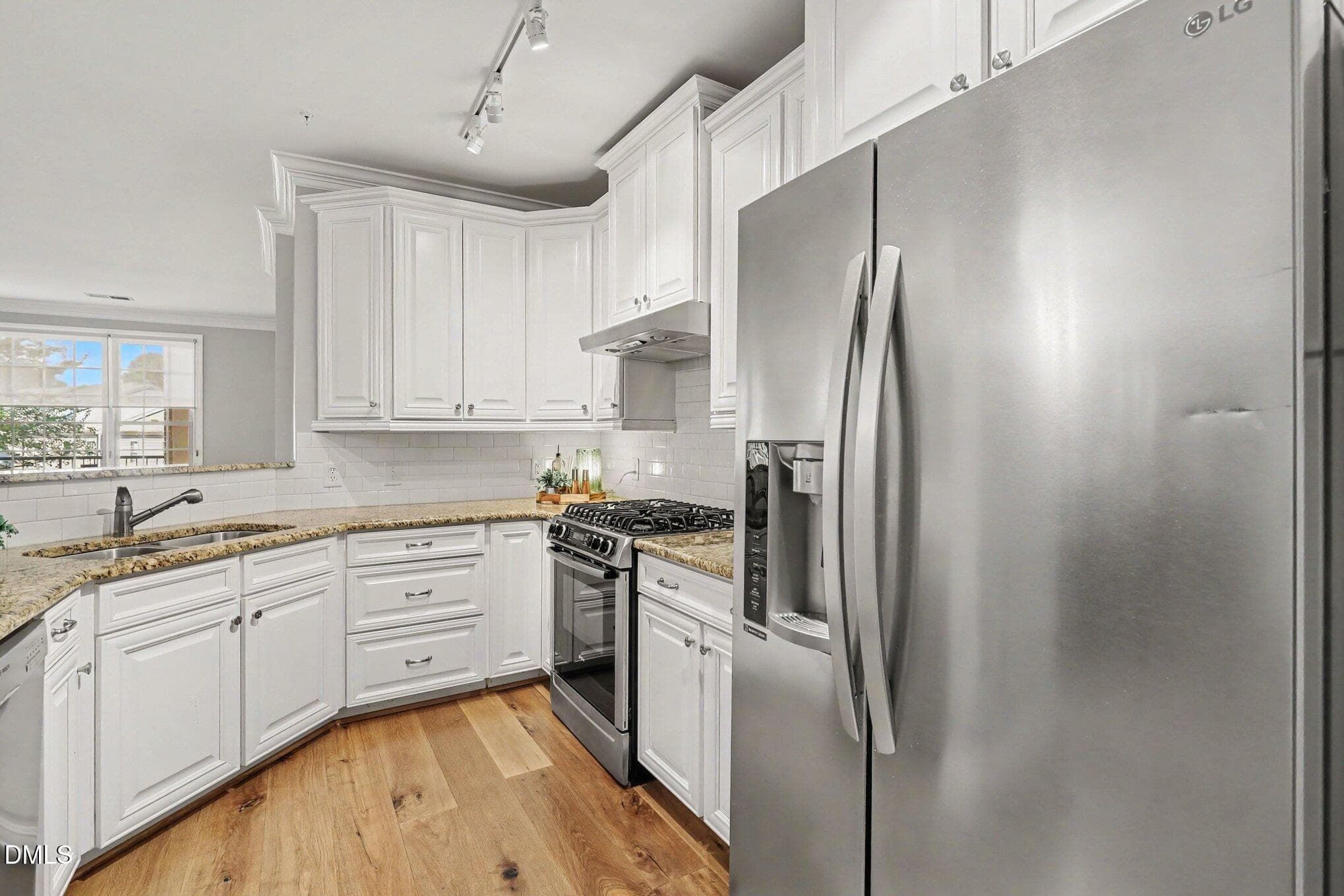 Kitchen - 3920 Essex Garden Lane 204, Raleigh, NC 27612, Raleigh