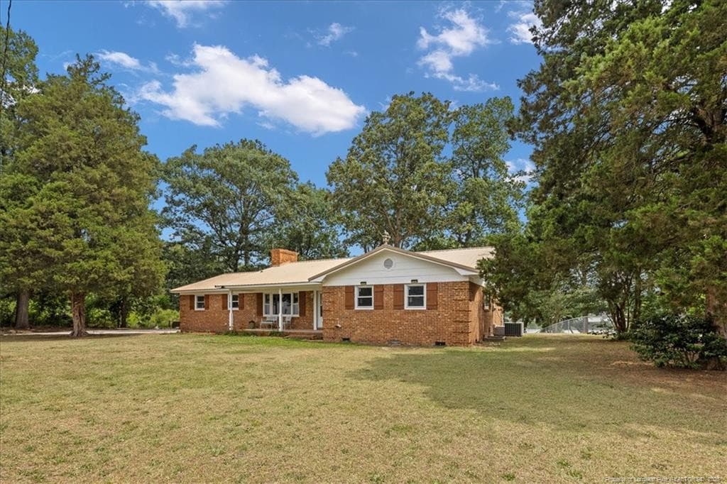 Photo 4 - 113 Lakeview Drive, Red Springs, NC 28377